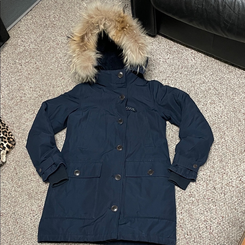 J crew Nordic down filled Navy Parka with real coyote Fur Hood trim- almost new